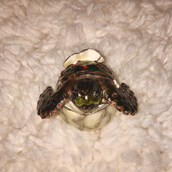 Kubla Craft Enameled Hatching Sea Turtle - Picture 2 of 4